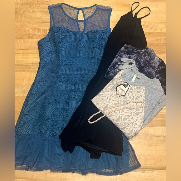 Curated Bundle - Picture 2 of 16